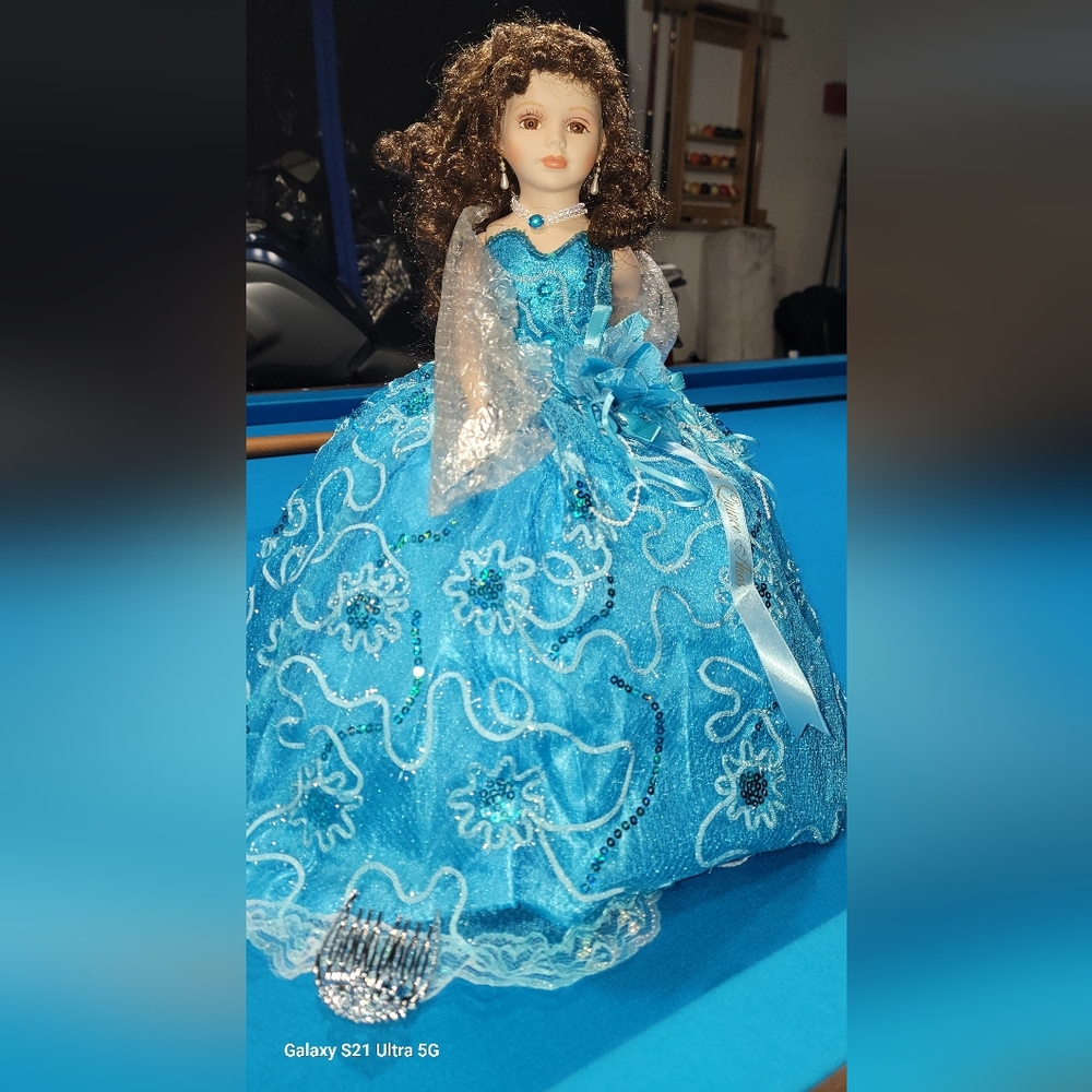Elegant Blue Doll with Lace Dress For Quinceanera
